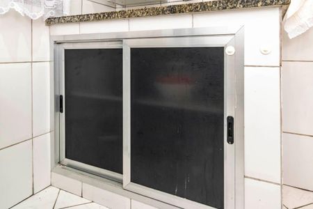 Casa à venda com 90m², 2 quartos e 2 vagasCozinha - Armários