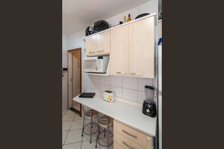 Casa à venda com 90m², 2 quartos e 2 vagasCozinha - Armários