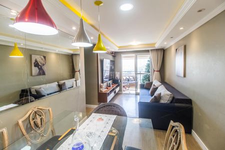 Sala  de apartamento à venda com 3 quartos, 76m² em Jardim Tupanci, Barueri