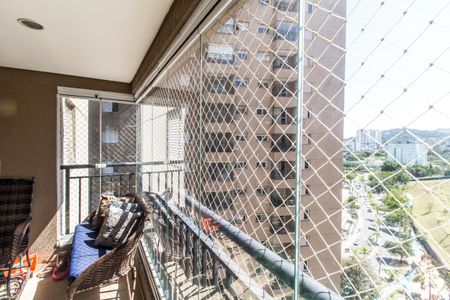 Varanda de apartamento à venda com 3 quartos, 76m² em Jardim Tupanci, Barueri