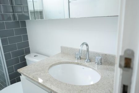 Apartamento à venda com 76m², 2 quartos e 2 vagasBanheiro