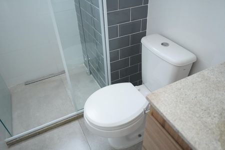 Apartamento à venda com 76m², 2 quartos e 2 vagasBanheiro da Suíte