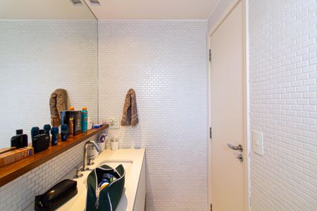 Apartamento para alugar com 244m², 4 quartos e 4 vagasBanheiro da Suíte 2