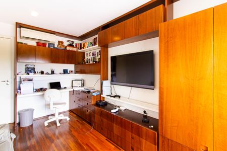 Apartamento para alugar com 244m², 4 quartos e 4 vagasEscritório