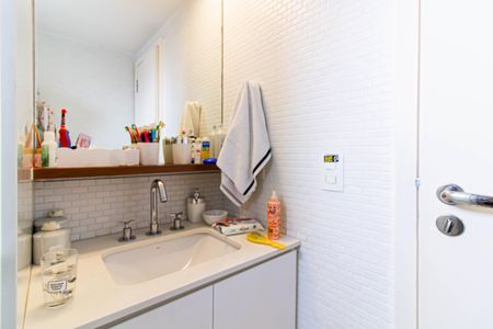 Apartamento para alugar com 244m², 4 quartos e 4 vagasBanheiro