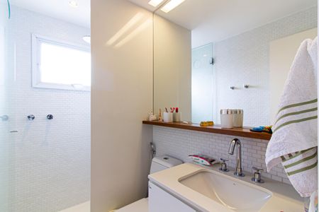 Apartamento para alugar com 244m², 4 quartos e 4 vagasBanheiro da Suíte 1