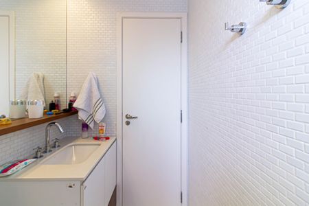 Apartamento para alugar com 244m², 4 quartos e 4 vagasBanheiro da Suíte 1