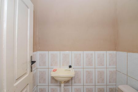 Casa à venda com 140m², 2 quartos e 1 vagaLavabo