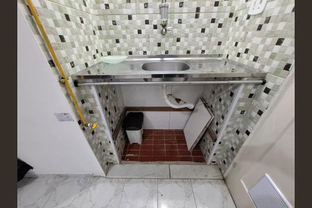Cozinha de apartamento para alugar com 1 quarto, 21m² em Centro, Rio de Janeiro