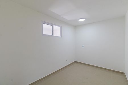 Quarto 1 de apartamento para alugar com 2 quartos, 50m² em Vila Carmosina, São Paulo
