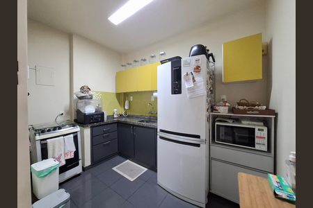 Apartamento à venda com 74m², 2 quartos e sem vaga Apartamento à venda com 74m², 2 quartos e sem vagaCozinha