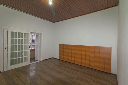 Casa à venda com 320m², 3 quartos e 1 vaga Casa à venda com 320m², 3 quartos e 1 vagaQuarto 1 - Suíte