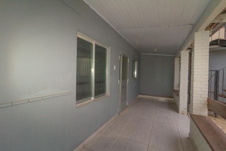 Casa à venda com 320m², 3 quartos e 1 vaga Casa à venda com 320m², 3 quartos e 1 vagacorredor na parte externa da casa/fundos