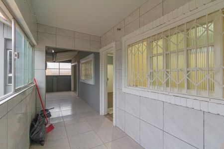 Casa à venda com 320m², 3 quartos e 1 vaga Casa à venda com 320m², 3 quartos e 1 vagaÁrea de Serviço