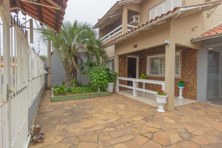 Casa à venda com 320m², 3 quartos e 1 vaga Casa à venda com 320m², 3 quartos e 1 vagaJardim