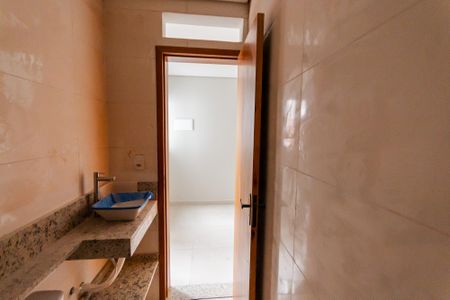 Banheiro de apartamento para alugar com 1 quarto, 24m² em Parque Jaçatuba, Santo André