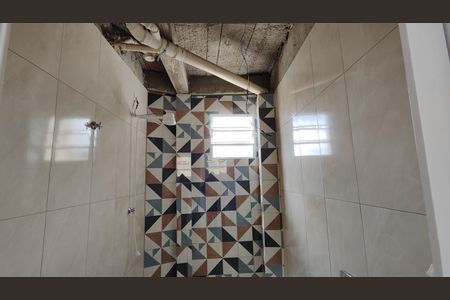 Casa para alugar com 65m², 2 quartos e 1 vaga Casa para alugar com 65m², 2 quartos e 1 vagaBanheiro da Suíte