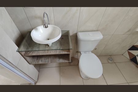 Casa para alugar com 65m², 2 quartos e 1 vaga Casa para alugar com 65m², 2 quartos e 1 vagaBanheiro da Suíte