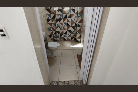 Casa para alugar com 65m², 2 quartos e 1 vaga Casa para alugar com 65m², 2 quartos e 1 vagaBanheiro da Suíte