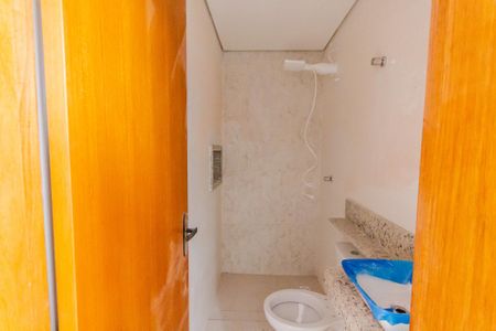 Banheiro Social de apartamento para alugar com 1 quarto, 24m² em Parque Jaçatuba, Santo André