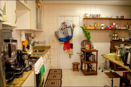 Apartamento para alugar com 115m², 2 quartos e 2 vagasCozinha