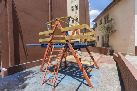 Apartamento à venda com 48m², 2 quartos e 1 vaga Apartamento à venda com 48m², 2 quartos e 1 vagaÁrea comum - Playground