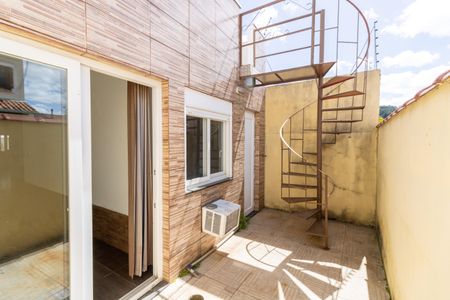 Casa para alugar com 71m², 2 quartos e 2 vagasQuintal