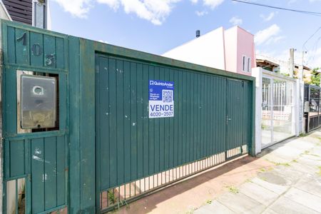 Casa para alugar com 71m², 2 quartos e 2 vagasFachada