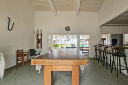 Casa de condomínio para alugar com 1000m², 5 quartos e 6 vagasÁrea Externa