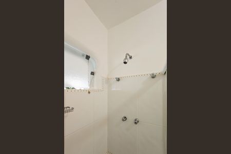 Casa de condomínio para alugar com 1000m², 5 quartos e 6 vagasBanheiro da Suíte 4