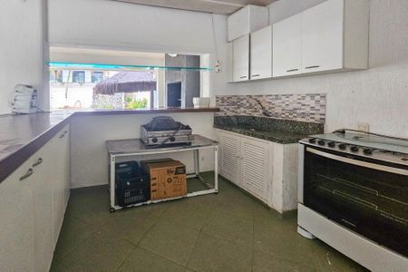 Casa de condomínio para alugar com 1000m², 5 quartos e 6 vagasÁrea Externa