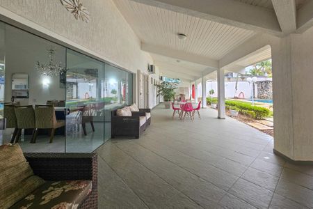 Casa de condomínio para alugar com 1000m², 5 quartos e 6 vagasÁrea Externa