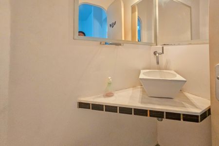 Casa de condomínio para alugar com 1000m², 5 quartos e 6 vagasLavabo 1