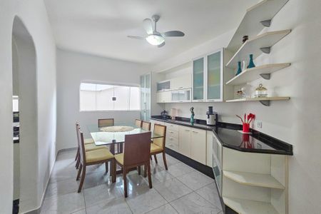 Casa de condomínio para alugar com 1000m², 5 quartos e 6 vagasCozinha