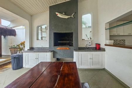 Casa de condomínio para alugar com 1000m², 5 quartos e 6 vagasÁrea Externa