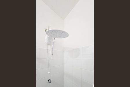 Casa de condomínio para alugar com 1000m², 5 quartos e 6 vagasBanheiro da Suíte 1