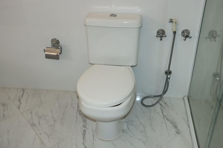 Casa de condomínio para alugar com 330m², 5 quartos e 6 vagasBanheiro da Suíte 3