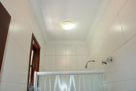 Casa de condomínio para alugar com 330m², 5 quartos e 6 vagasBanheiro da Suíte