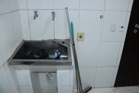 Casa de condomínio para alugar com 330m², 5 quartos e 6 vagasÁrea de Serviço