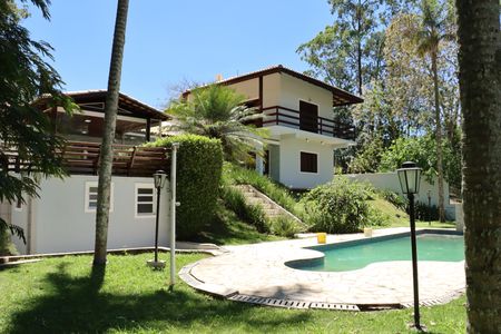 Casa de condomínio para alugar com 330m², 5 quartos e 6 vagasFachada