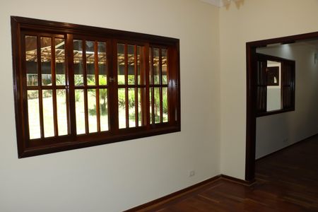 Casa de condomínio para alugar com 330m², 5 quartos e 6 vagasCorredor