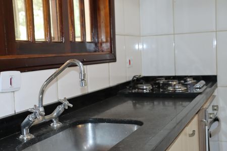 Casa de condomínio para alugar com 330m², 5 quartos e 6 vagasCozinha