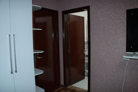 Casa de condomínio para alugar com 330m², 5 quartos e 6 vagasSuíte 2