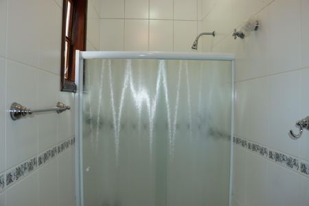 Casa de condomínio para alugar com 330m², 5 quartos e 6 vagasBanheiro da Suíte