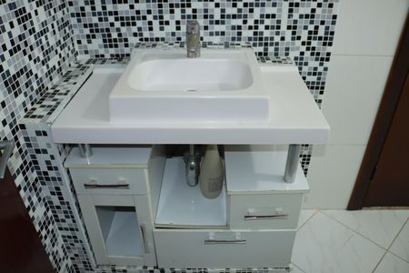 Casa de condomínio para alugar com 330m², 5 quartos e 6 vagasBanheiro da Suíte 2