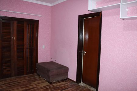 Casa de condomínio para alugar com 330m², 5 quartos e 6 vagasQuarto