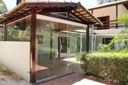 Casa de condomínio para alugar com 330m², 5 quartos e 6 vagasÁrea comum