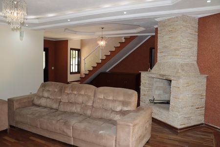 Casa de condomínio para alugar com 330m², 5 quartos e 6 vagasSala