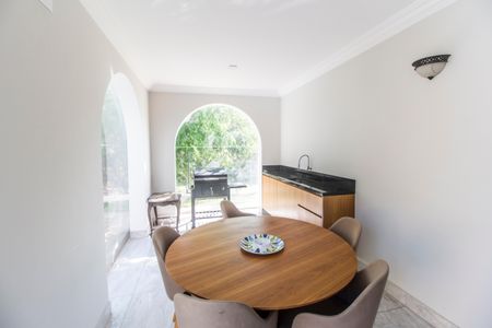 Casa de condomínio à venda com 645m², 4 quartos e 3 vagasÁrea Externa