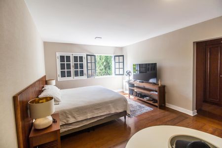 Casa de condomínio à venda com 645m², 4 quartos e 3 vagasSuíte 1